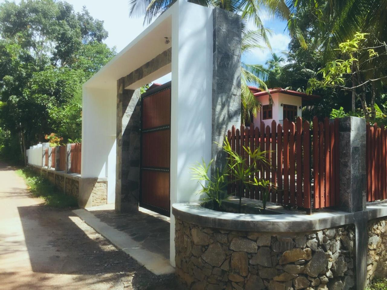 Hotel Casa Blanca Ahangama Exterior foto
