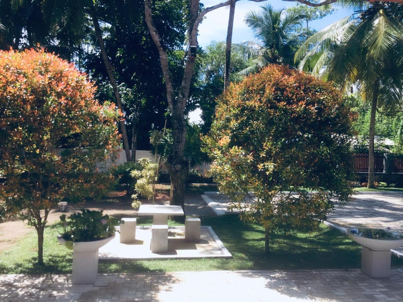 Hotel Casa Blanca Ahangama Exterior foto